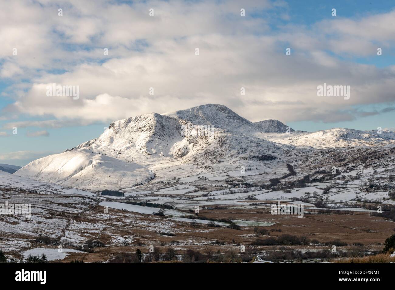 Cadair Idris ricoperta di neve Foto Stock