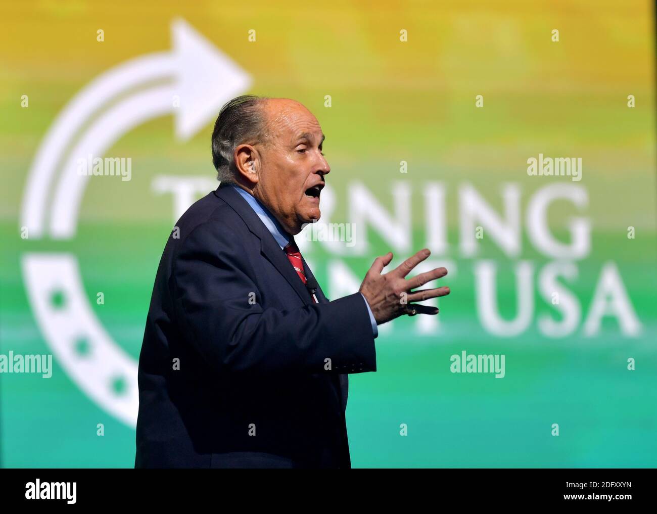 WEST PALM BEACH, FLORIDA - 19 DICEMBRE: Indossando il suo anello World Series di New York YankeeÕs, l'ex sindaco di New York e avvocato del presidente Donald Trump Rudy Giuliani parla al Turning Point USA Student Action Summit del 2019 - Day 1 al Palm Beach County Convention Center il 19 dicembre 2019 a West Palm Beach, Florida. People: Rudy Giuliani Credit: Storms Media Group/Alamy Live News Foto Stock