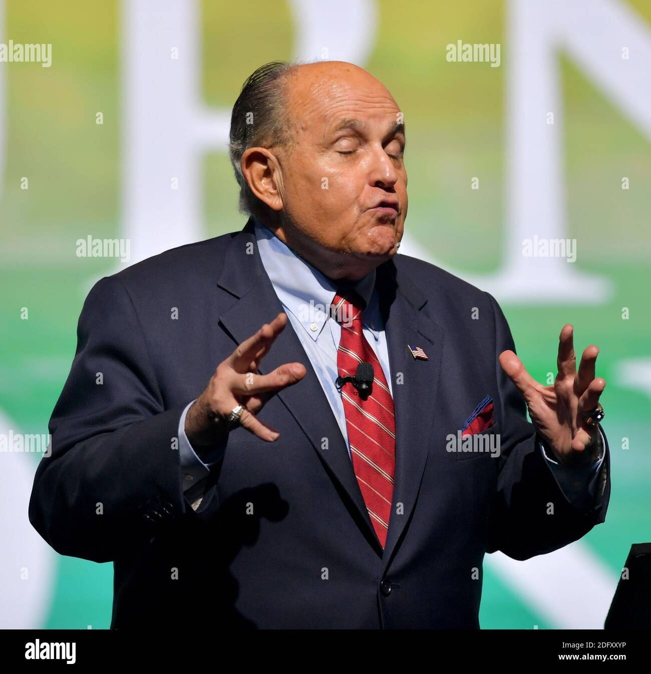 WEST PALM BEACH, FLORIDA - 19 DICEMBRE: Indossando il suo anello World Series di New York YankeeÕs, l'ex sindaco di New York e avvocato del presidente Donald Trump Rudy Giuliani parla al Turning Point USA Student Action Summit del 2019 - Day 1 al Palm Beach County Convention Center il 19 dicembre 2019 a West Palm Beach, Florida. People: Rudy Giuliani Credit: Storms Media Group/Alamy Live News Foto Stock