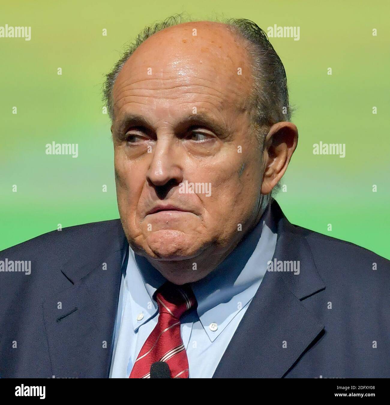 WEST PALM BEACH, FLORIDA - 19 DICEMBRE: Indossando il suo anello World Series di New York YankeeÕs, l'ex sindaco di New York e avvocato del presidente Donald Trump Rudy Giuliani parla al Turning Point USA Student Action Summit del 2019 - Day 1 al Palm Beach County Convention Center il 19 dicembre 2019 a West Palm Beach, Florida. People: Rudy Giuliani Credit: Storms Media Group/Alamy Live News Foto Stock