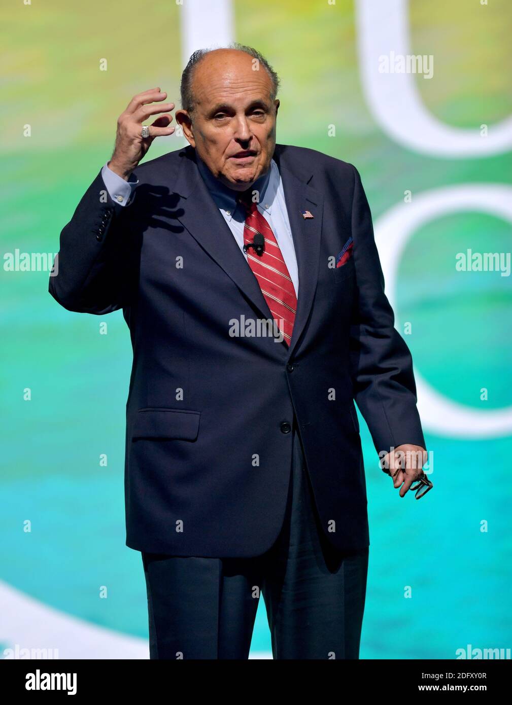 WEST PALM BEACH, FLORIDA - 19 DICEMBRE: Indossando il suo anello World Series di New York YankeeÕs, l'ex sindaco di New York e avvocato del presidente Donald Trump Rudy Giuliani parla al Turning Point USA Student Action Summit del 2019 - Day 1 al Palm Beach County Convention Center il 19 dicembre 2019 a West Palm Beach, Florida. People: Rudy Giuliani Credit: Storms Media Group/Alamy Live News Foto Stock