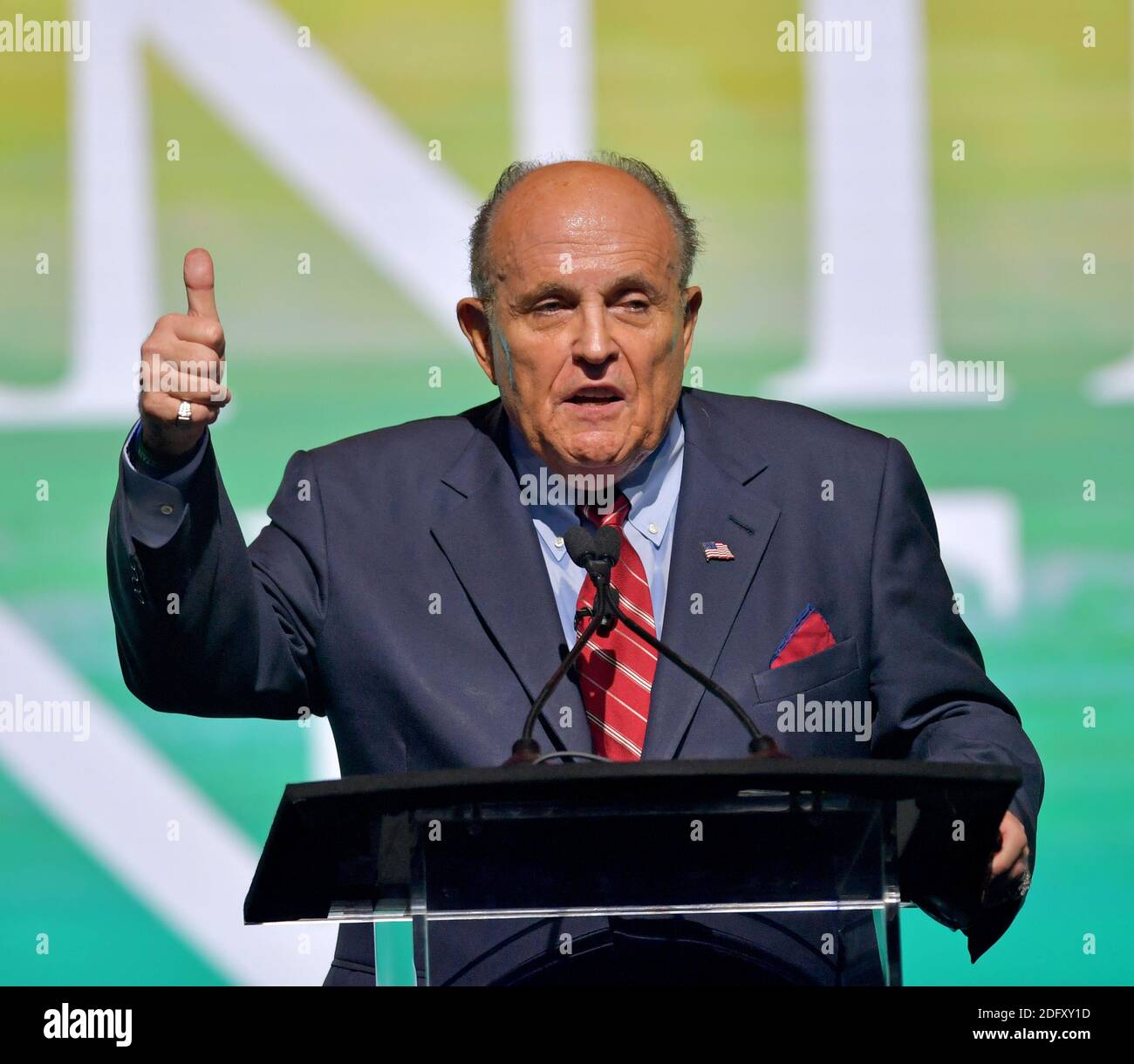 WEST PALM BEACH, FLORIDA - 19 DICEMBRE: Indossando il suo anello World Series di New York YankeeÕs, l'ex sindaco di New York e avvocato del presidente Donald Trump Rudy Giuliani parla al Turning Point USA Student Action Summit del 2019 - Day 1 al Palm Beach County Convention Center il 19 dicembre 2019 a West Palm Beach, Florida. People: Rudy Giuliani Credit: Storms Media Group/Alamy Live News Foto Stock