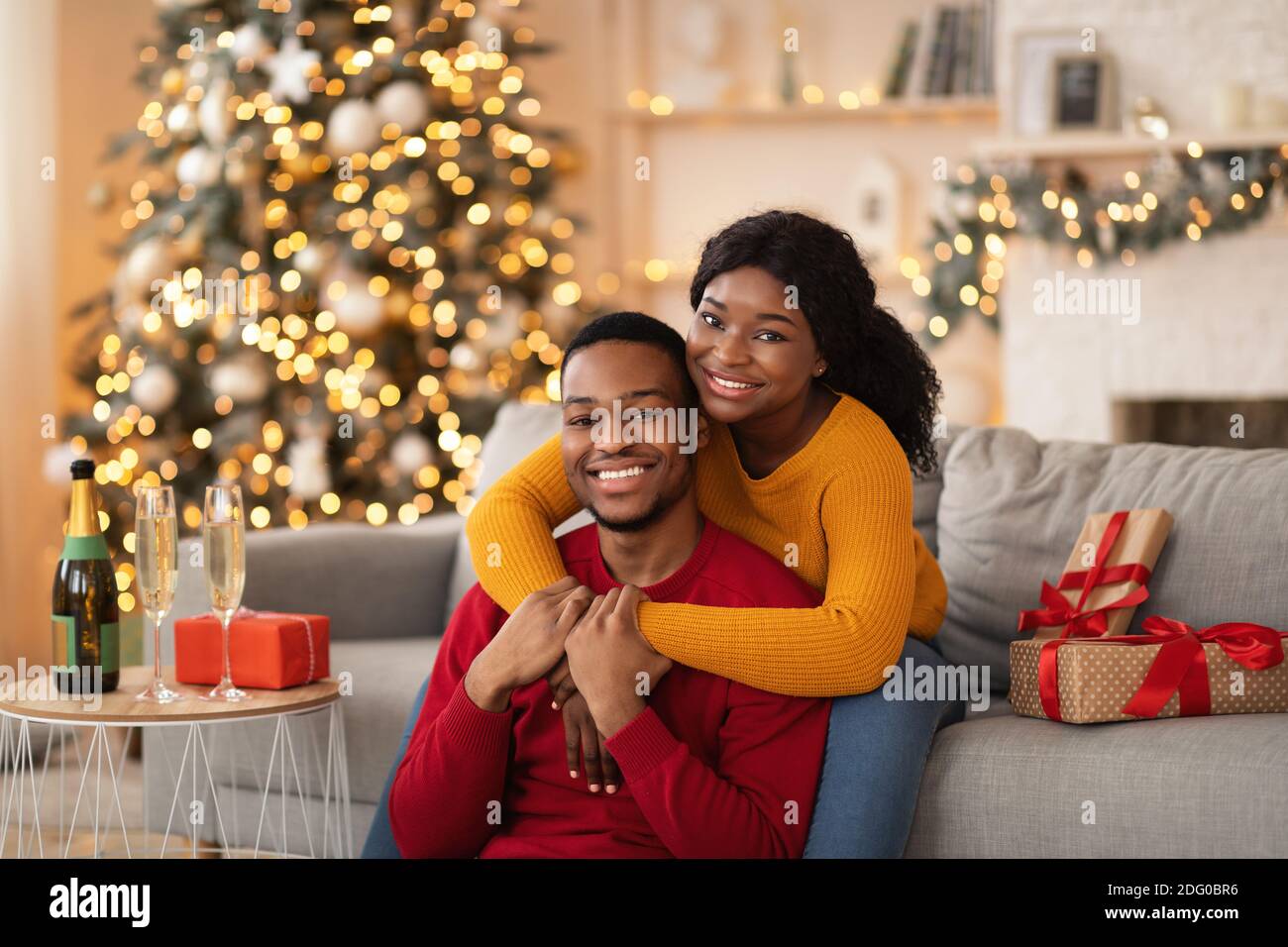 Relazione, data insieme nella notte di Capodanno o la vigilia di Natale Foto Stock