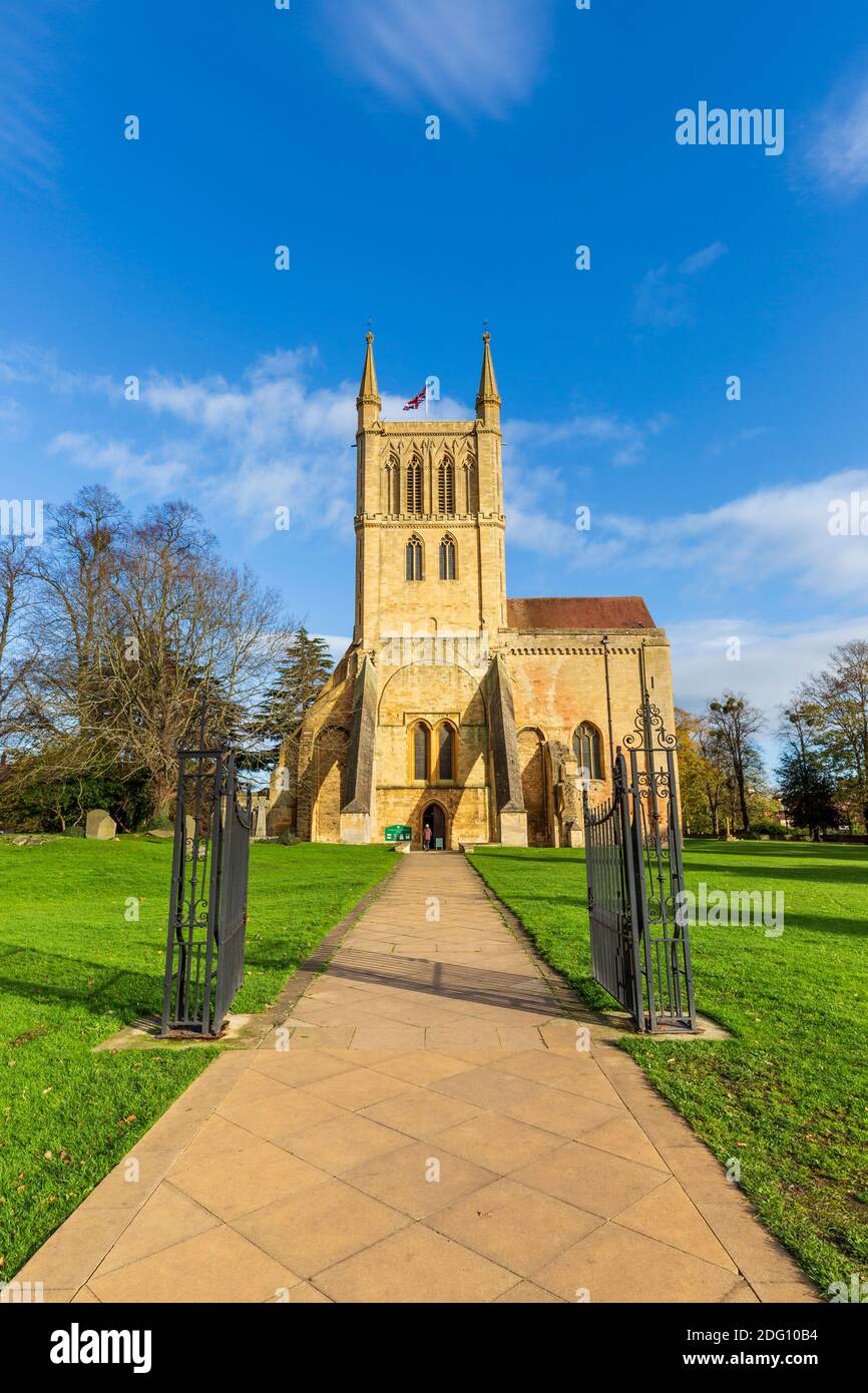 Una vista invernale della Chiesa dell'Abbazia di Pershore, Worcestershire, Inghilterra Foto Stock