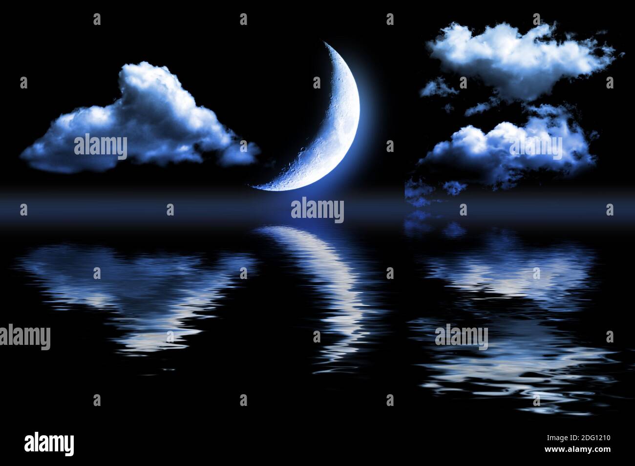 Metà della luna nel cielo blu scuro Foto Stock