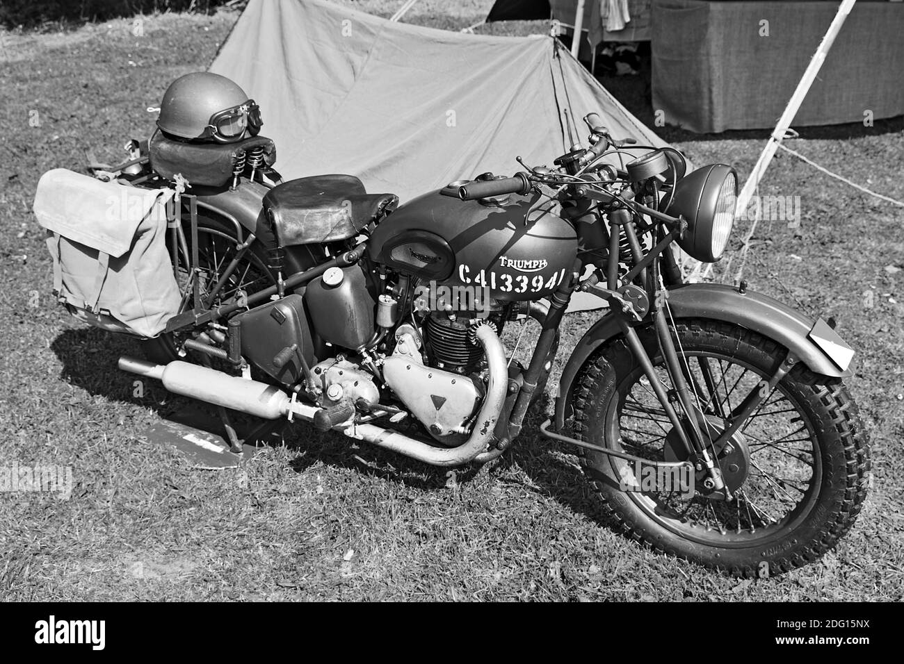 Trionfa motociclista al weekend degli anni 40 di North Thoresby, Lincolnshire, Regno Unito Foto Stock