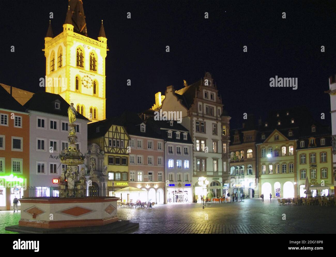 Trier Downtown di notte Foto Stock