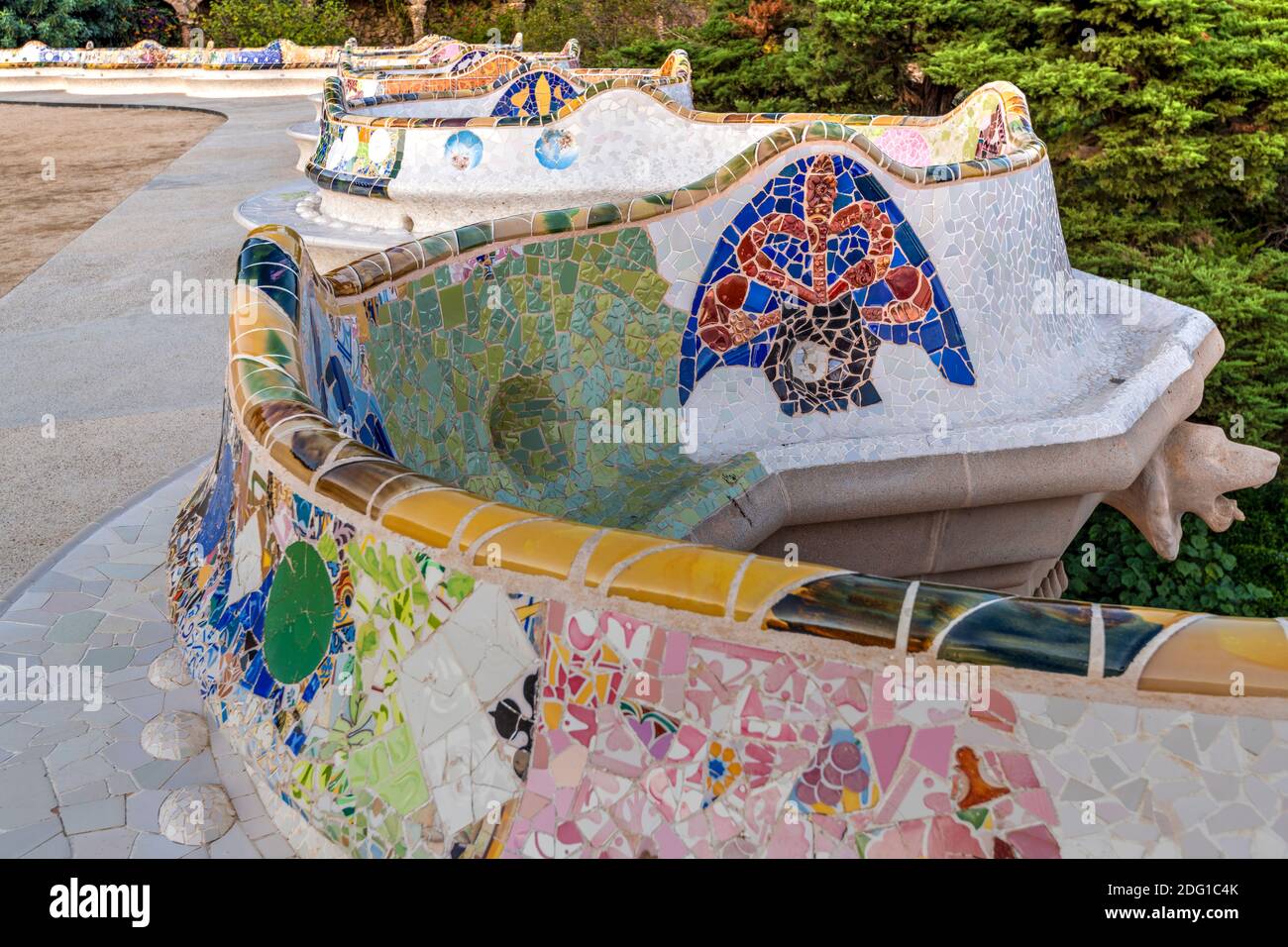 Panca mosaico, Parco Guell, Barcellona, Catalogna, Spagna Foto Stock