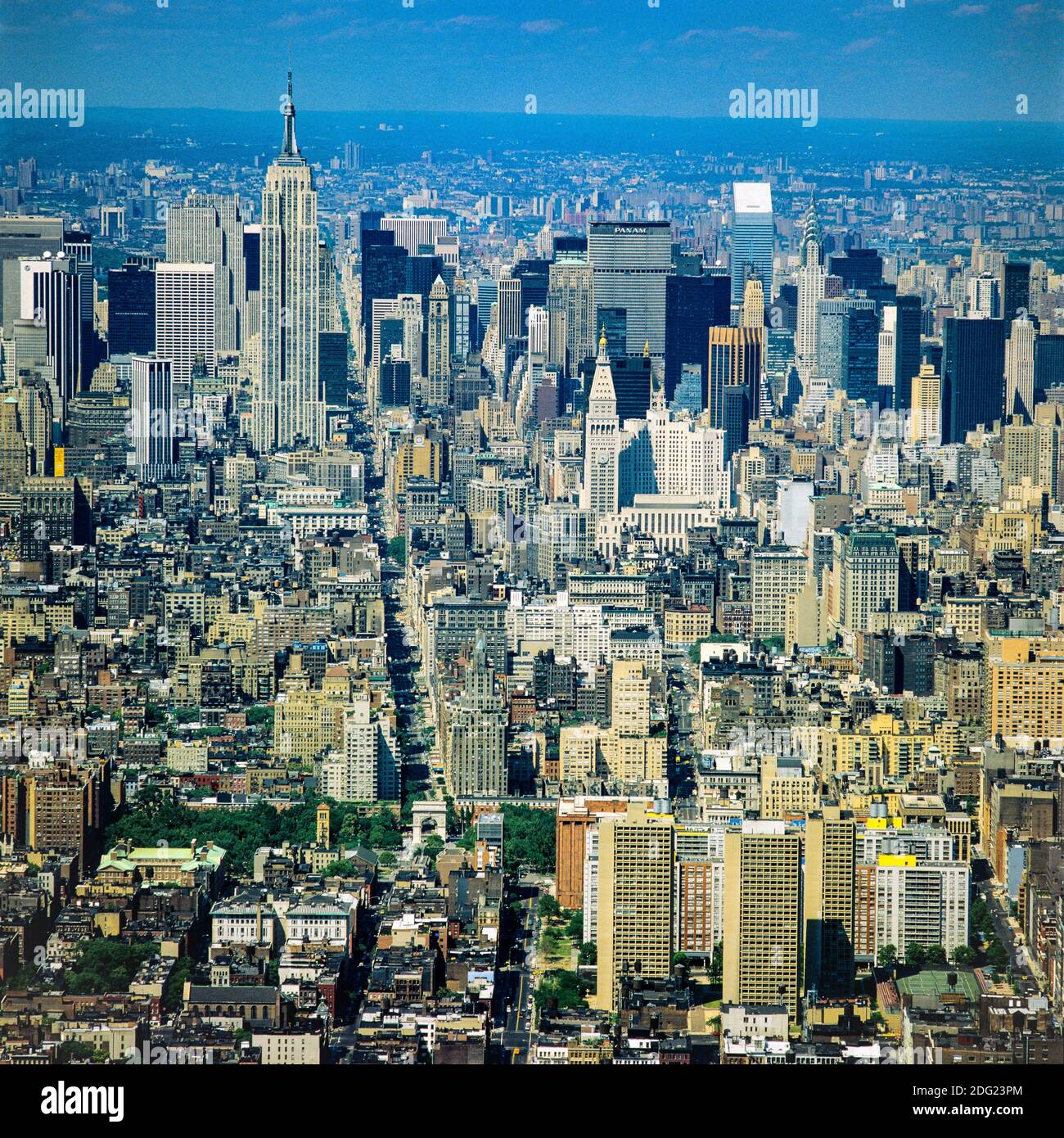 New York 1985, skyline di Lower Manhattan dalla torre del WTC World Trade Center, Empire state & Panam Buildings in the Distance, New York City, NY, New York, USA, Foto Stock