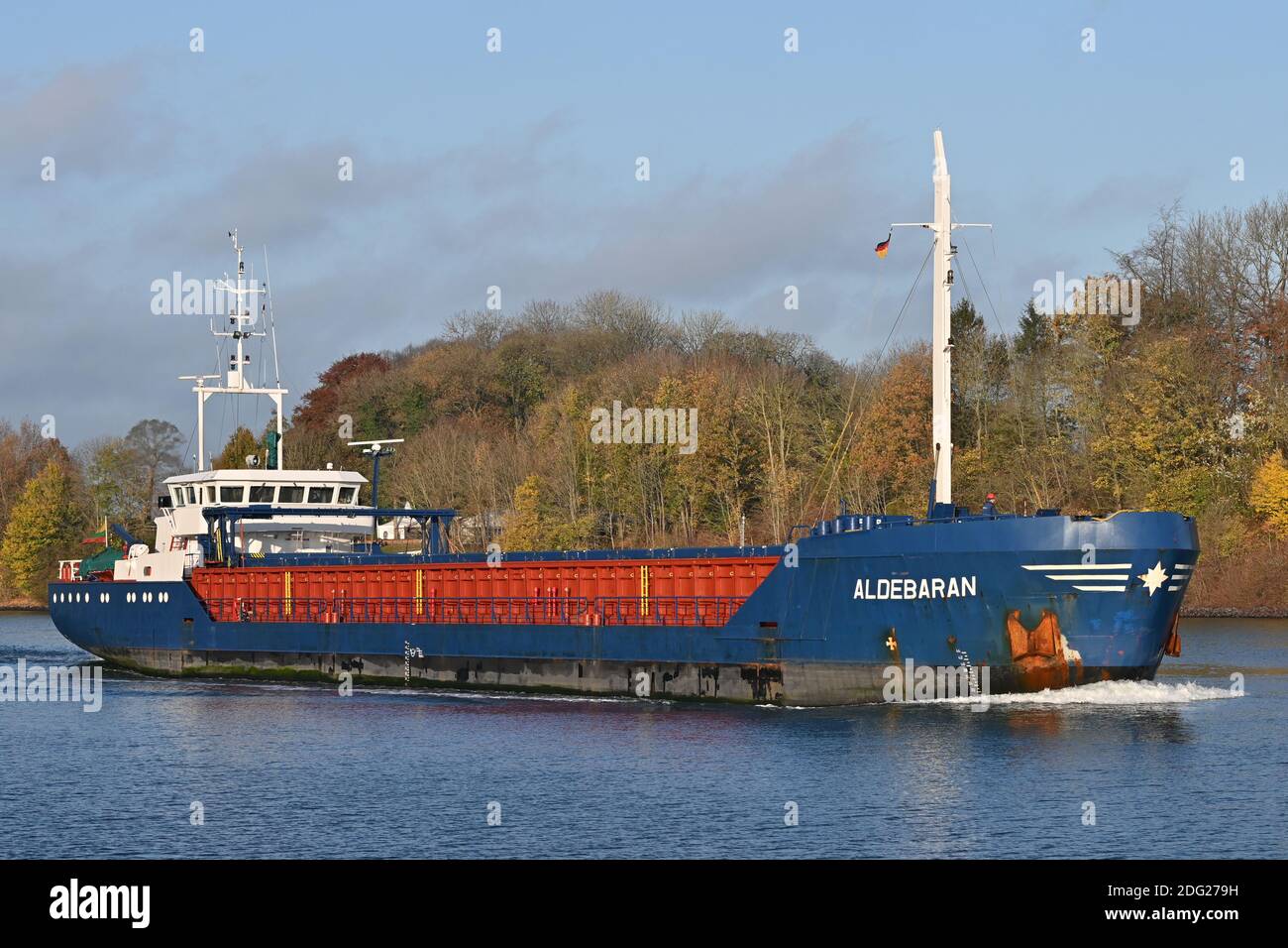 Aldebaran passando il canale di Kiel Foto Stock