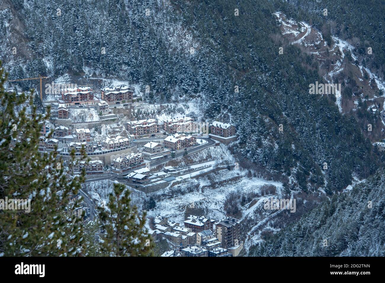 Paesaggio urbano di Arinsal, la Massana, Andorra in inverno. Foto Stock
