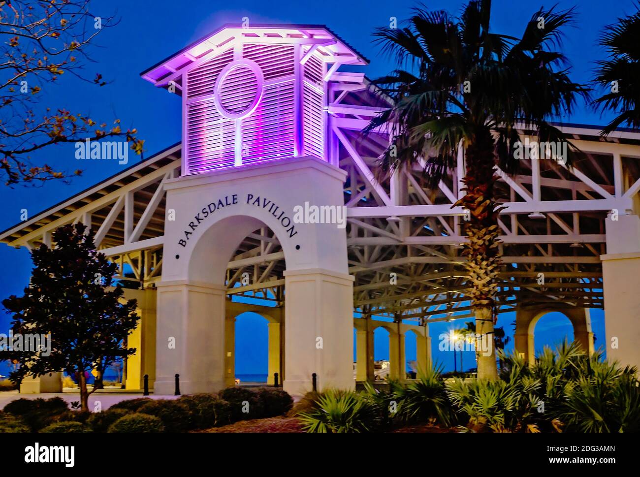 Il Barksdale Pavilion è raffigurato al Jones Park, 5 dicembre 2020, a Gulfport, Mississippi. Il padiglione di 23,000 metri quadrati è disponibile per l'organizzazione di eventi. Foto Stock