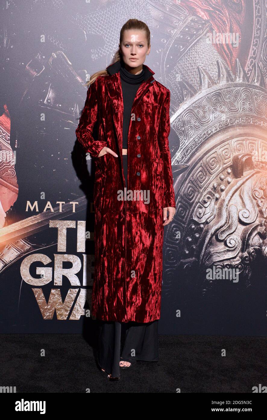 Toni Garrn partecipa alla prima di Universal Pictures 'The Great Wall' al TCL Chinese Theatre IMAX il 15 febbraio 2017 a Los Angeles, CA, USA. Foto di Lionel Hahn/ABACAPRESS.COM Foto Stock
