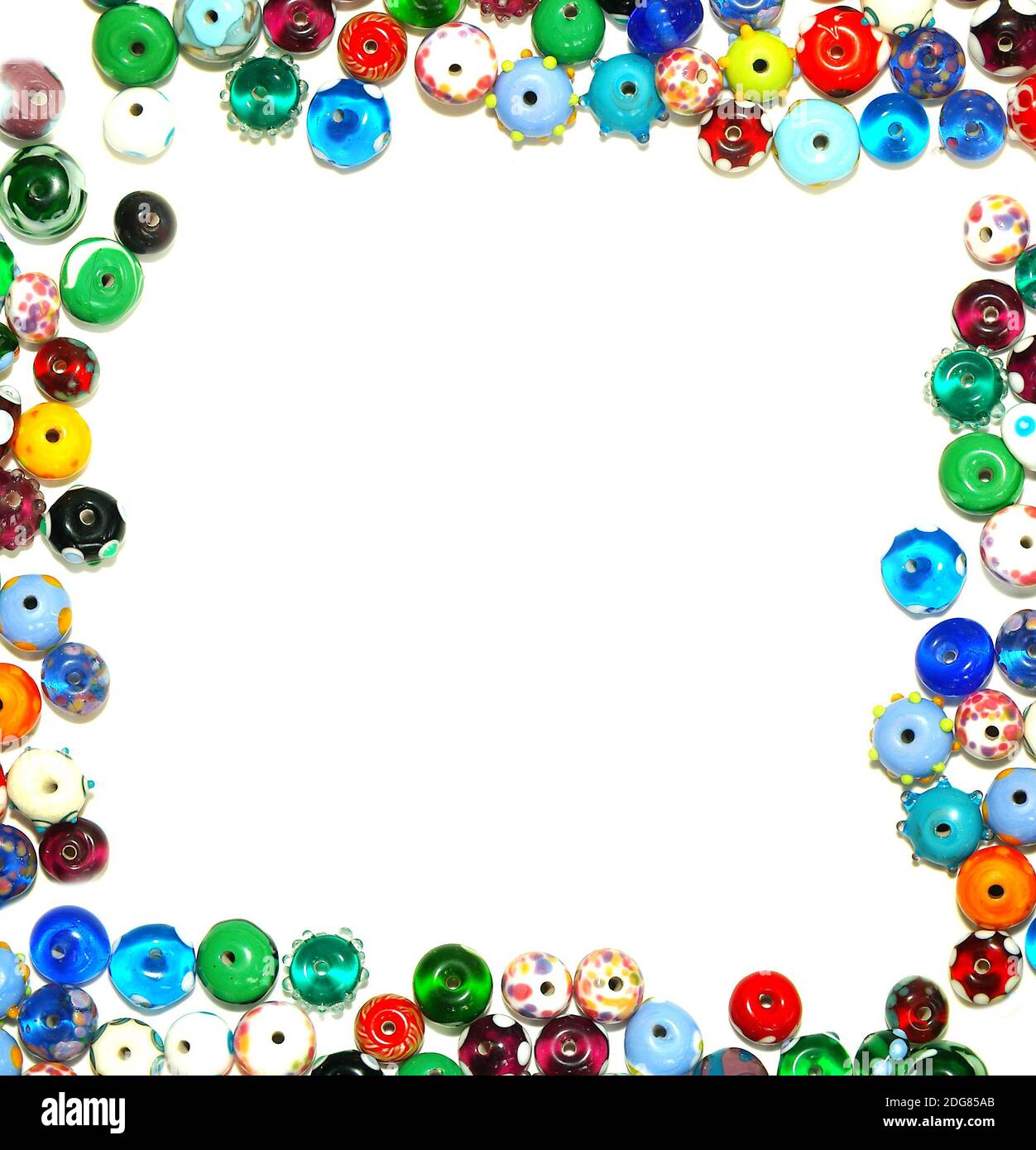 Perline di vetro che formano un bordo - telaio Foto Stock
