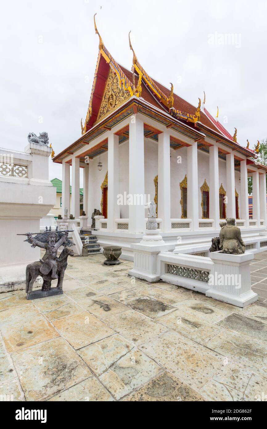 All'interno del Wat Borom Newat Grounds a Bangkok, Thailandia Foto Stock