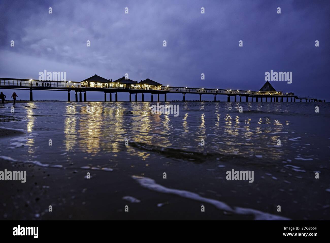 Vista del molo Heringsdorf sull'isola di Usedom Foto Stock