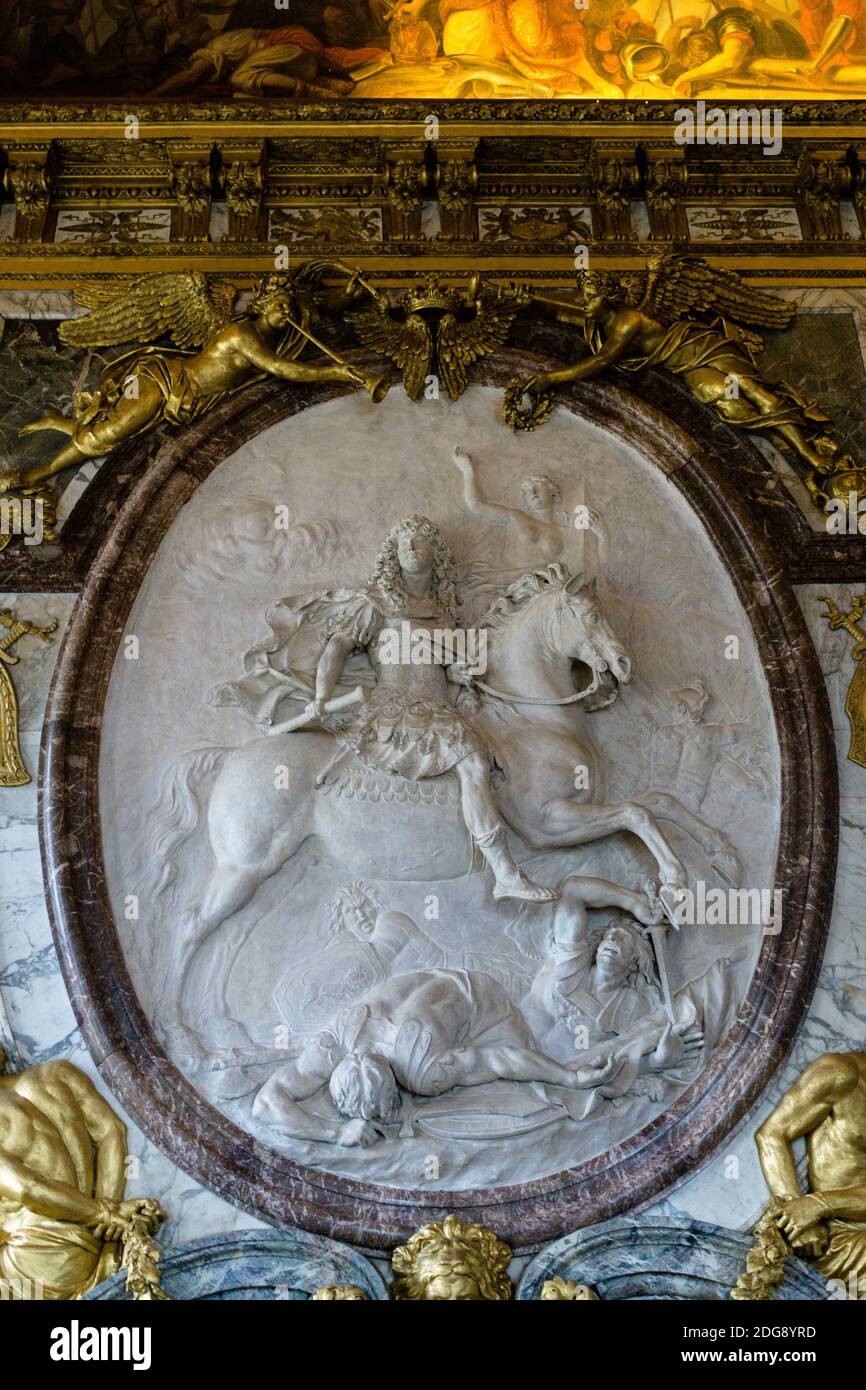 PARIGI, FRANCIA - 06 dicembre 2018: Affascinante foto interna di affresco dipinto a muro, nel palazzo di versailles, francia Foto Stock