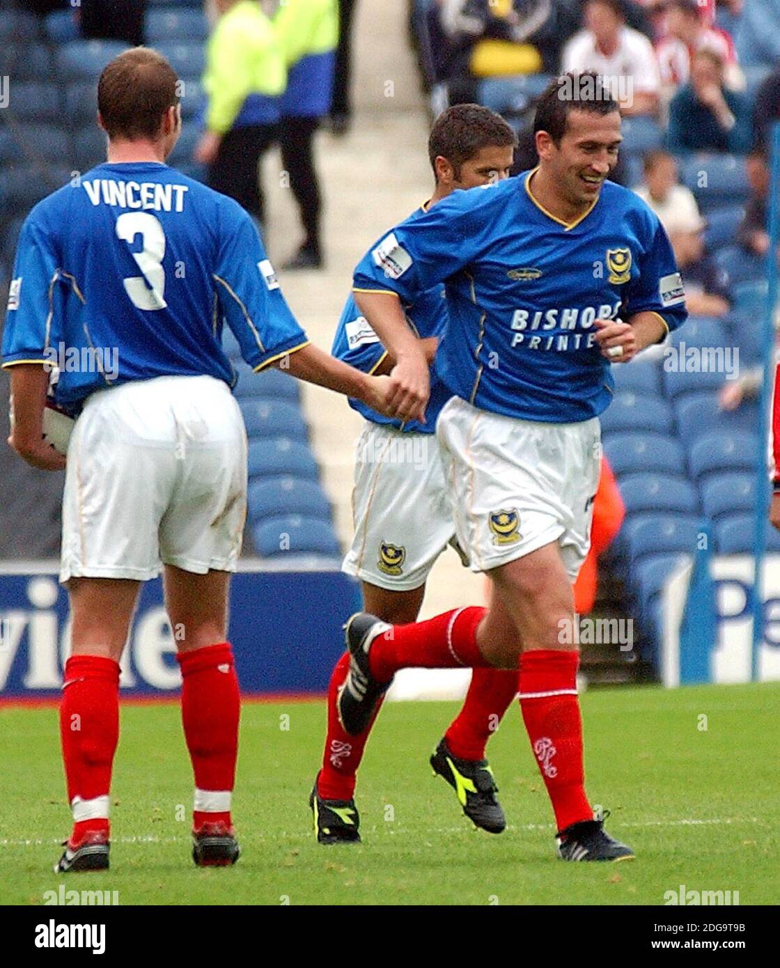 PORTSMOUTH V SHEFF UTD. 2001 JUSTIN EDINBURGH PIC MIKE WALKER, M. E Y. PORTSMOUTH Foto Stock