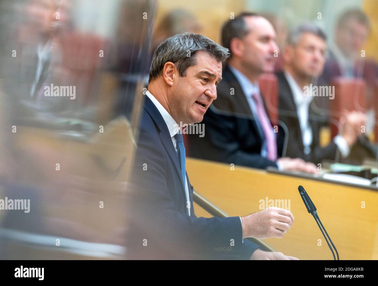 Monaco, Germania. 8 dicembre 2020. Markus Söder (CSU), Ministro Presidente della Baviera, fa la sua dichiarazione di governo durante la sessione del parlamento bavarese. Credit: Peter Kneffel/dpa/Alamy Live News Foto Stock