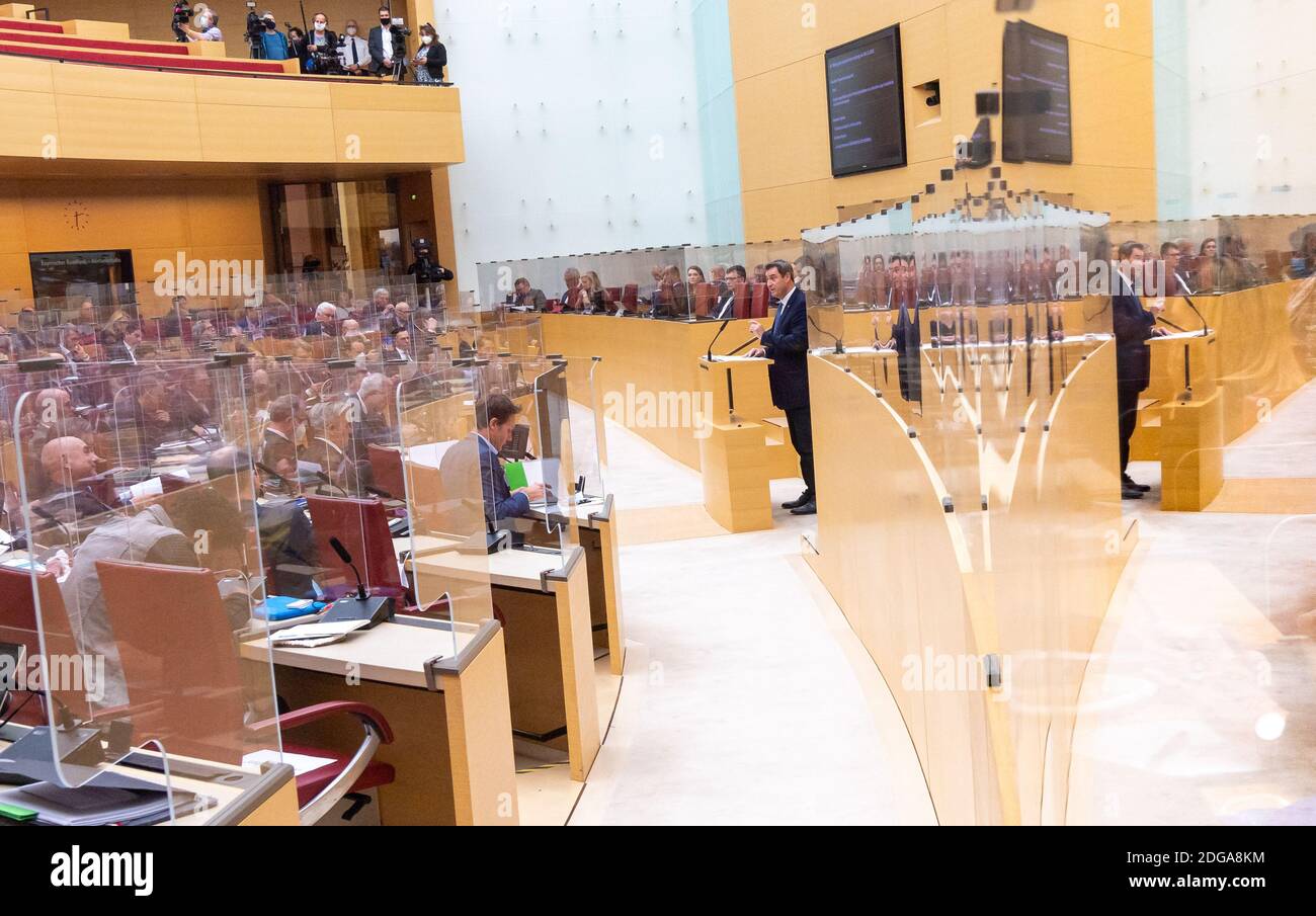 Monaco, Germania. 8 dicembre 2020. Markus Söder (CSU), Ministro Presidente della Baviera, fa la sua dichiarazione di governo durante la sessione del parlamento bavarese. Credit: Peter Kneffel/dpa/Alamy Live News Foto Stock