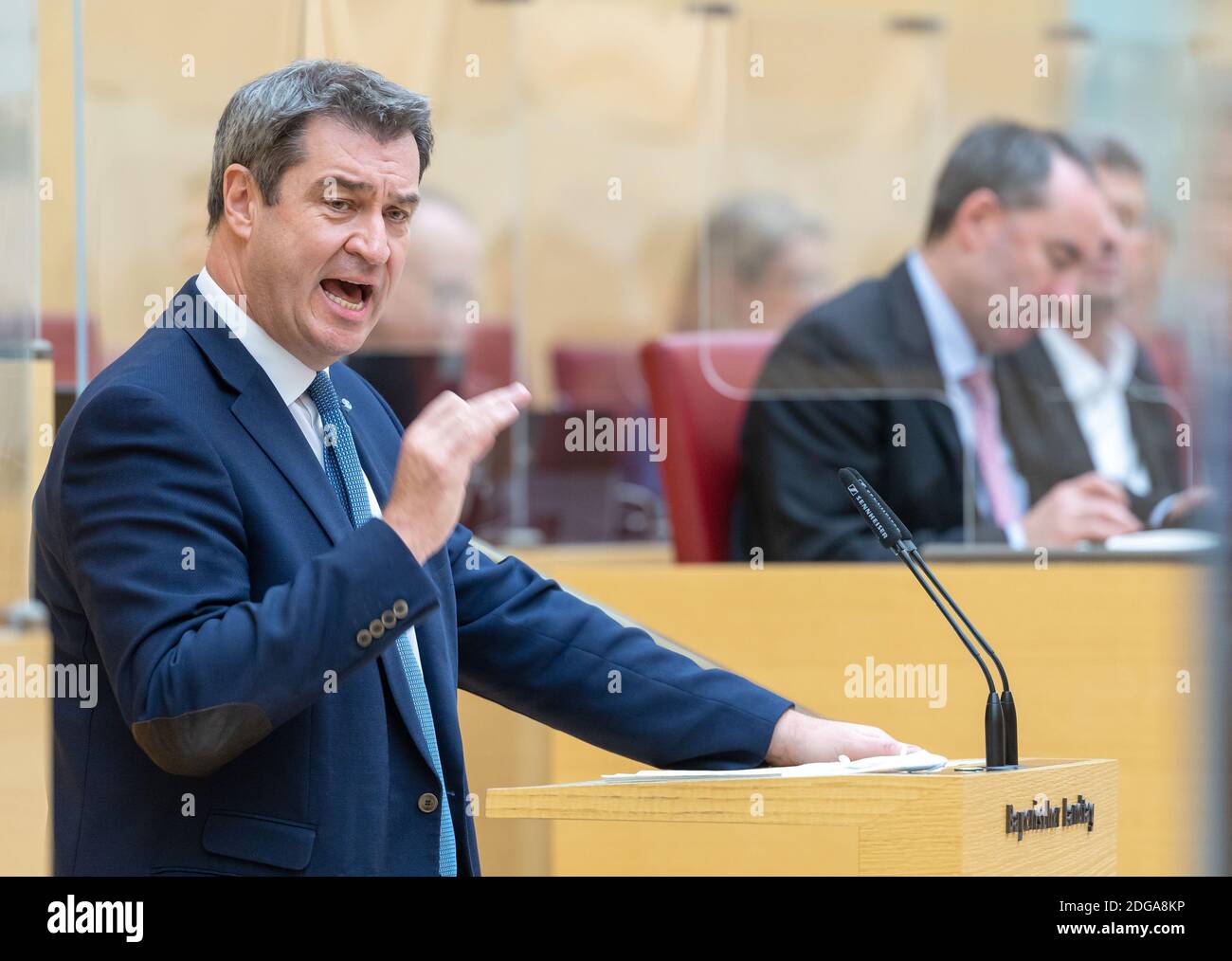 Monaco, Germania. 8 dicembre 2020. Markus Söder (CSU), Ministro Presidente della Baviera, fa la sua dichiarazione di governo durante la sessione del parlamento bavarese. Credit: Peter Kneffel/dpa/Alamy Live News Foto Stock
