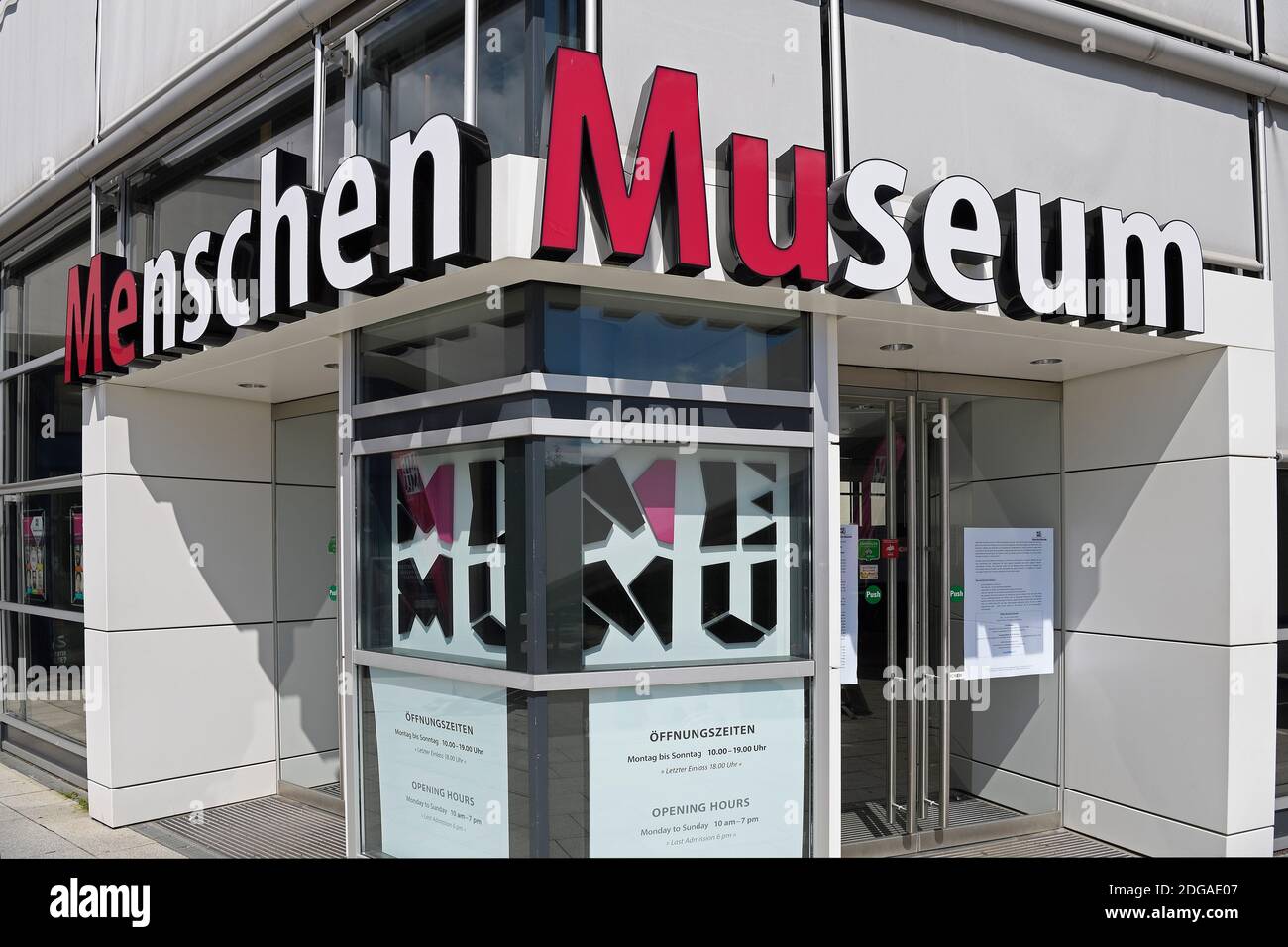 Präparat, Plastinat, Eingang zum Menschen Museum di Berlino, Deutschland Foto Stock