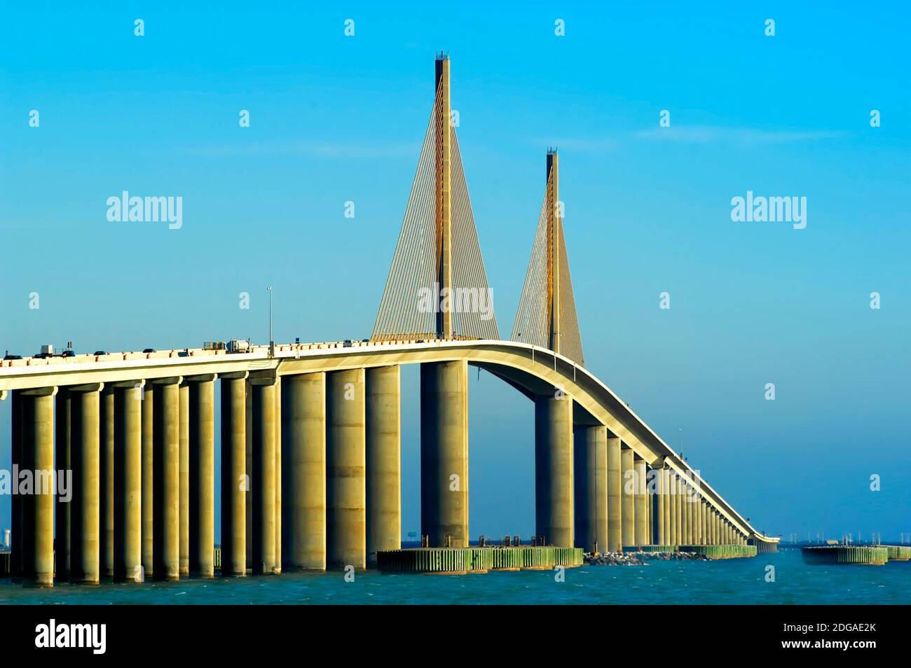 Sunshine Skyway Bridge che collega san pietroburgo e Palmetto Florida sulla Baia di Tampa Foto Stock