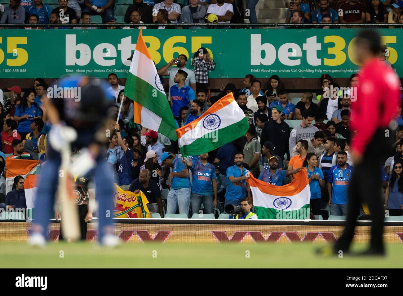 Sydney, Australia. 8 dicembre 2020. Tifosi dell'India durante la terza partita della Dettol ODI T20I Series tra Australia e India al Sydney Cricket Ground, Sydney, Australia, l'8 dicembre 2020. Foto di Peter Dovgan. Solo per uso editoriale, è richiesta una licenza per uso commerciale. Nessun utilizzo nelle scommesse, nei giochi o nelle pubblicazioni di un singolo club/campionato/giocatore. Credit: UK Sports Pics Ltd/Alamy Live News Foto Stock