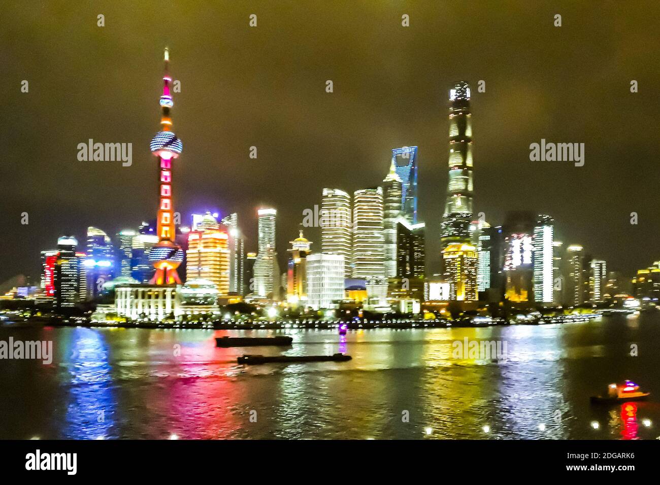 Scena notturna del quartiere di Pudong, Shanghai, Cina Foto Stock