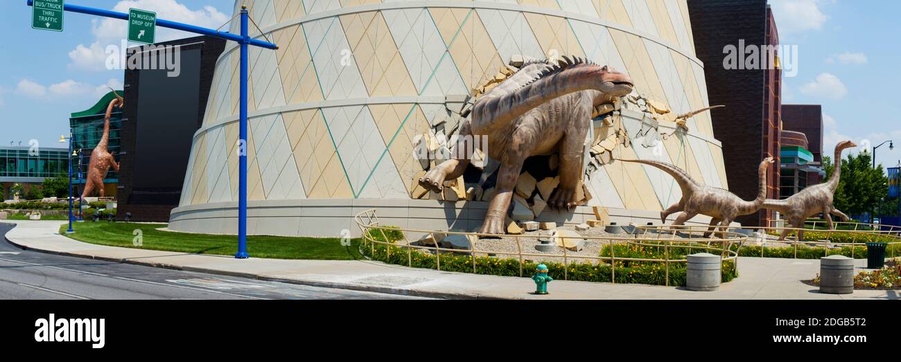 Le sculture dei dinosauri al Children's Museum di Indianapolis, Indianapolis, Marion County, Indiana, USA Foto Stock