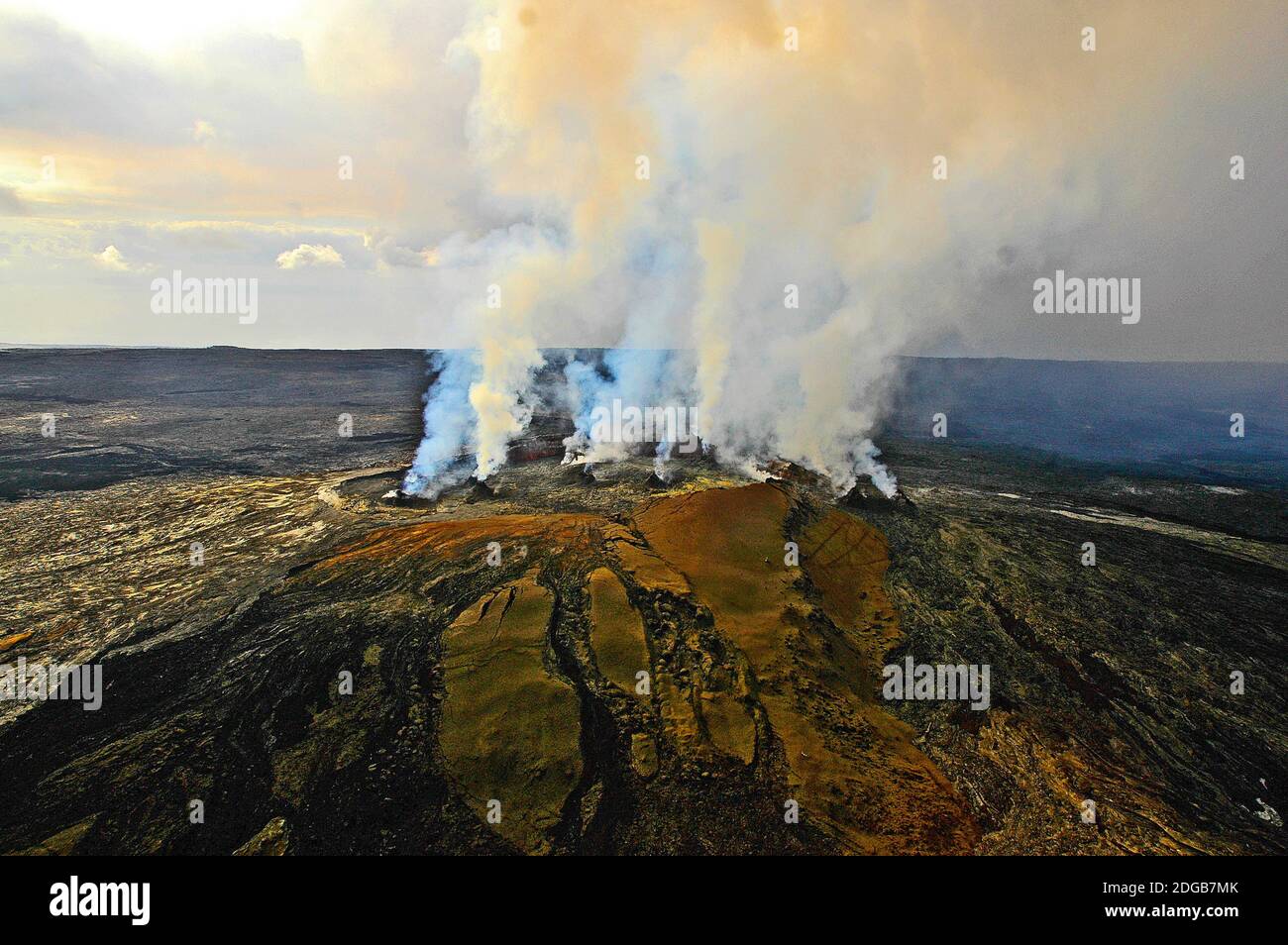 Vapore eruttato da un vulcano, Kilauea, Kauai, Hawaii, USA Foto Stock