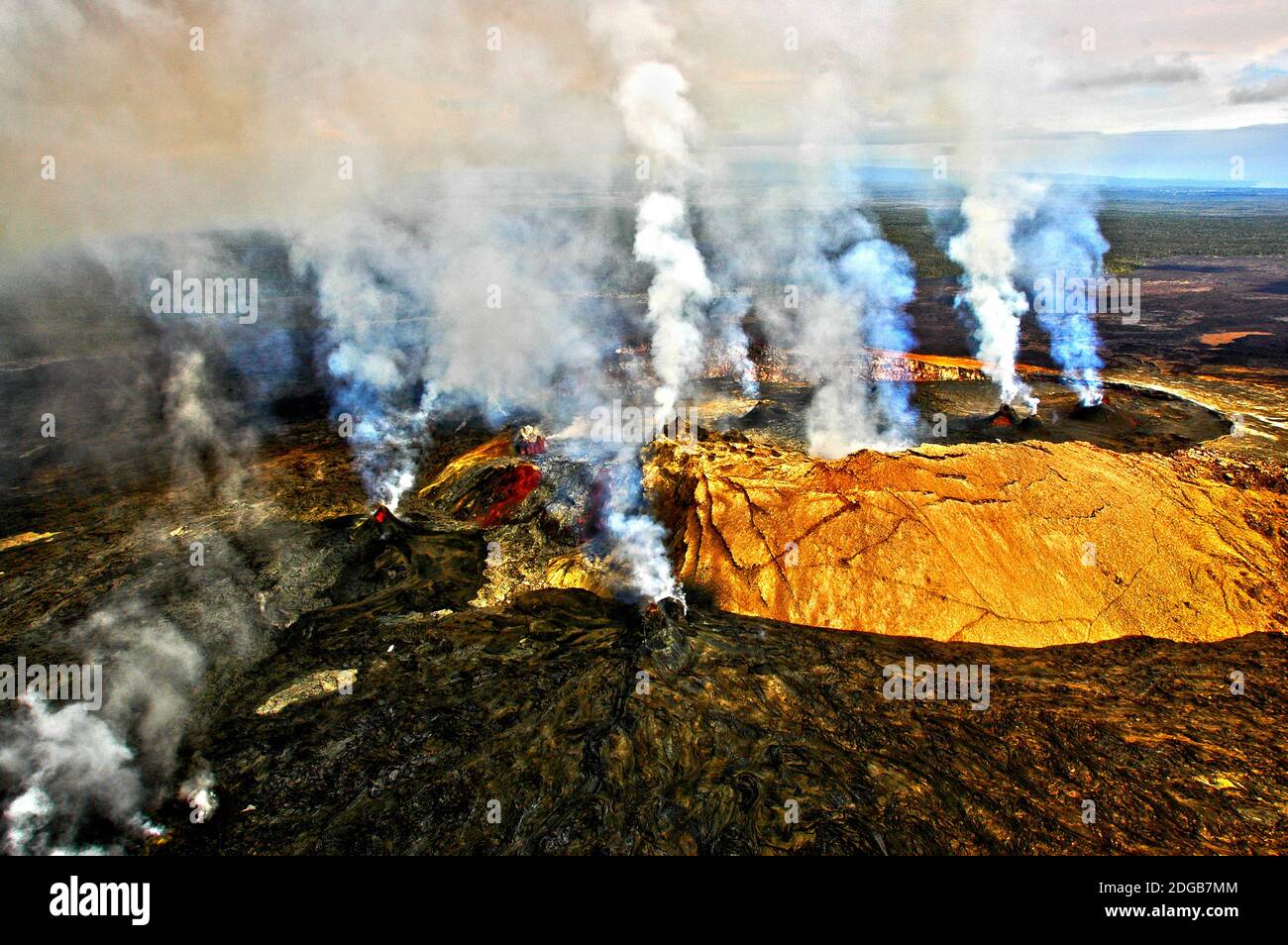 Vapore eruttato da un vulcano, Kilauea, Kauai, Hawaii, USA Foto Stock