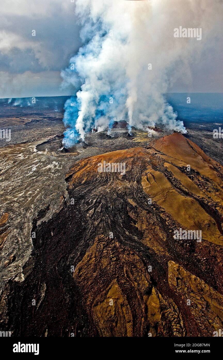 Vapore eruttato da un vulcano, Kilauea, Kauai, Hawaii, USA Foto Stock