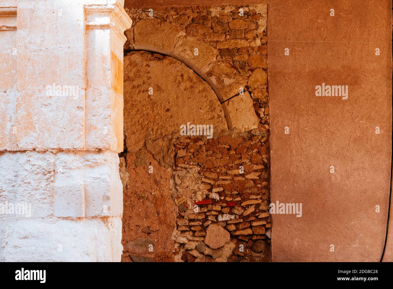 Dettaglio del restauro architettonico. Cortile del Palazzo Ducale - Palazzo Ducale, residenza dei Duchi di Medinaceli. Attualmente spazio multidisciplinare de Foto Stock