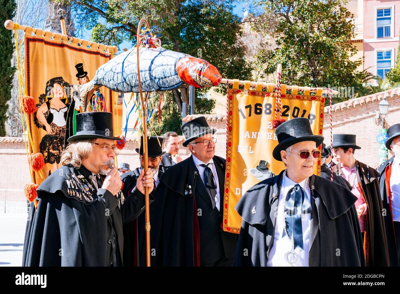 Alegre Cofradía del Entierro de la Sardina-allegra Confraternita del Sepoltura della Sardina. La 'sepoltura della Sardina' è un Celebra cerimonia spagnola Foto Stock