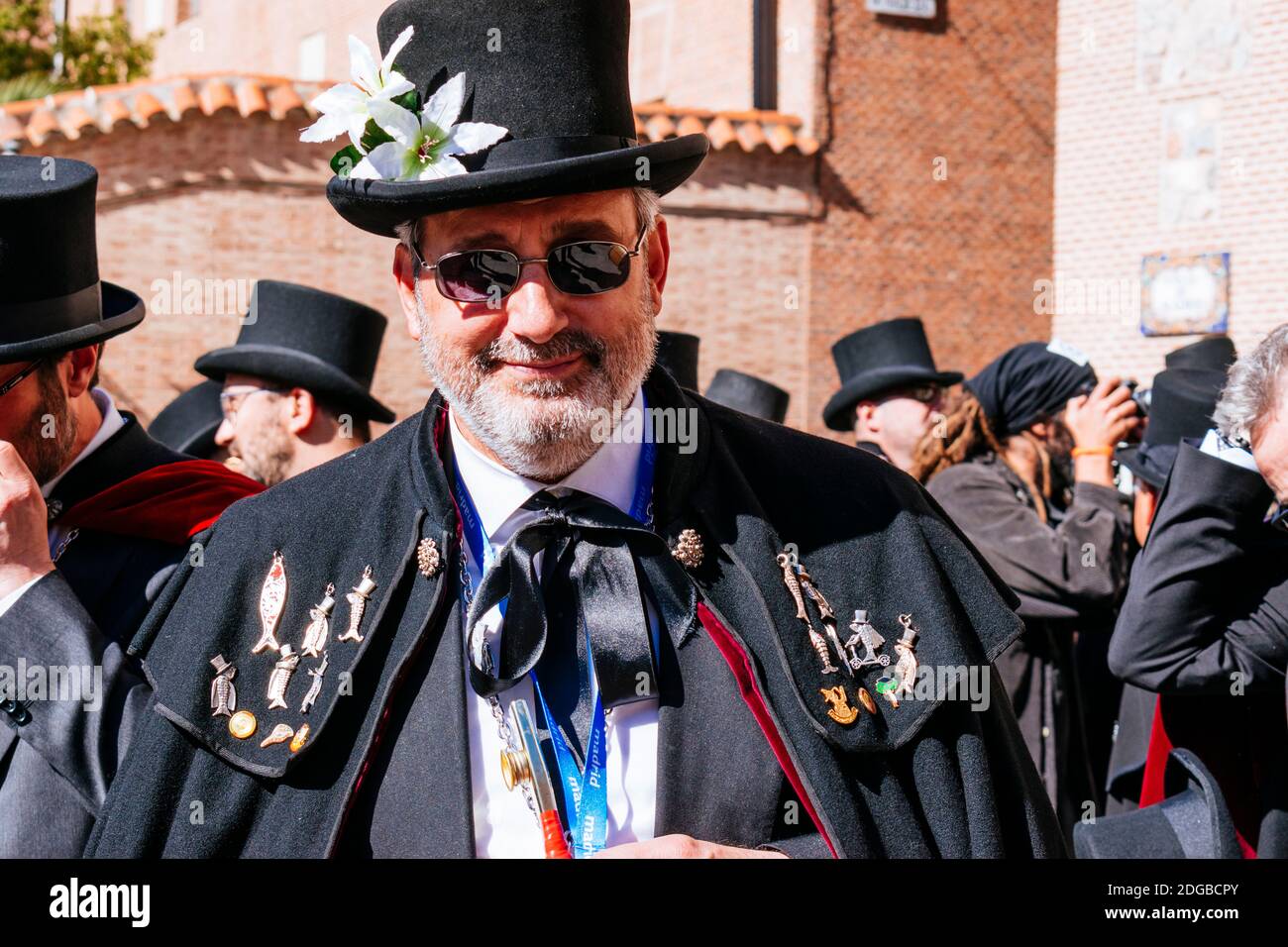 Alegre Cofradía del Entierro de la Sardina-allegra Confraternita del Sepoltura della Sardina. La 'sepoltura della Sardina' è un Celebra cerimonia spagnola Foto Stock
