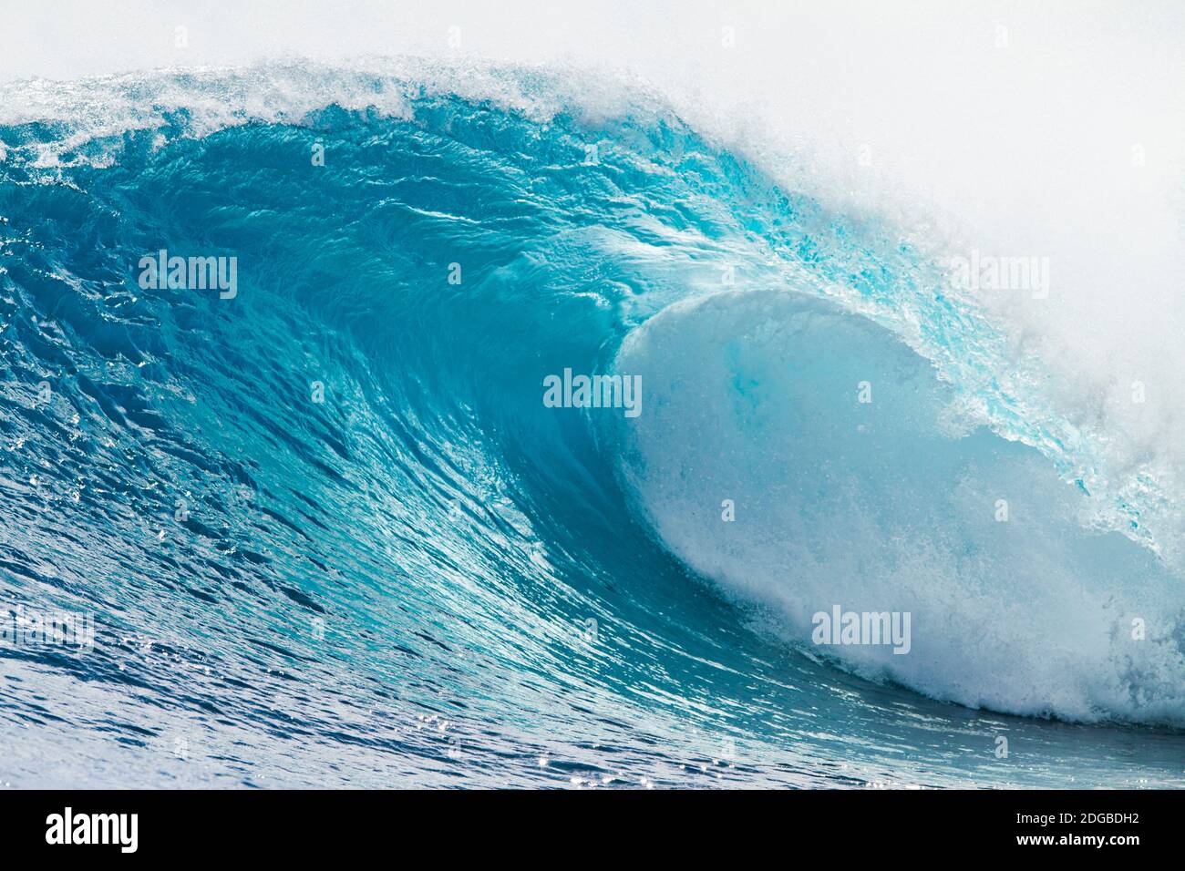 Onde nell'oceano, Tahiti, Polinesia francese Foto Stock