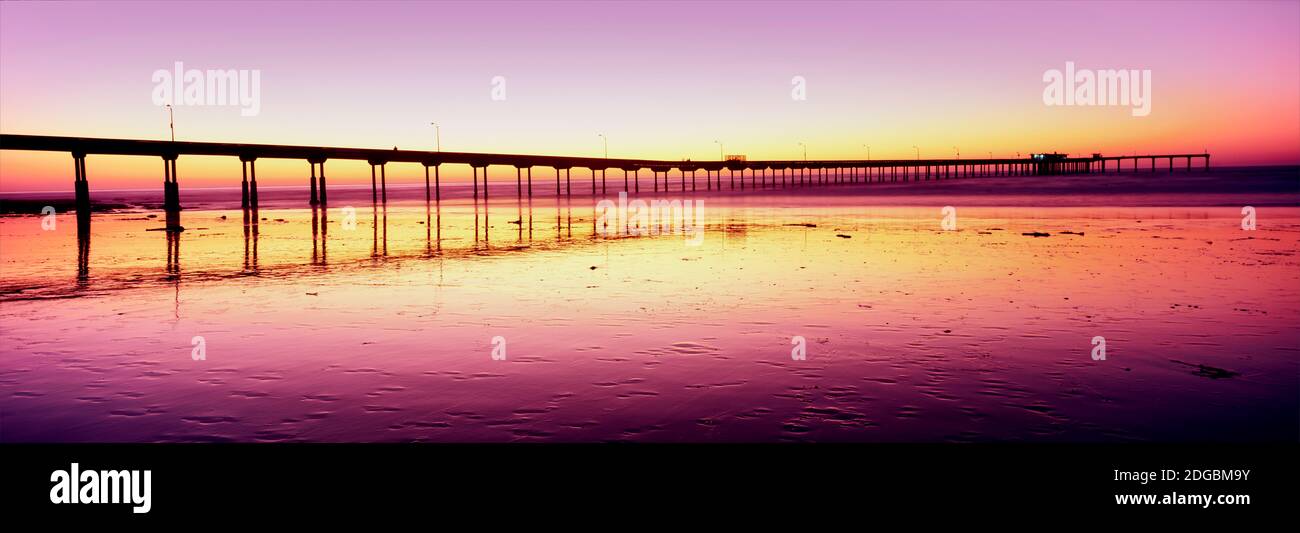 Ocean Beach Pier al tramonto, San Diego, California, USA Foto Stock