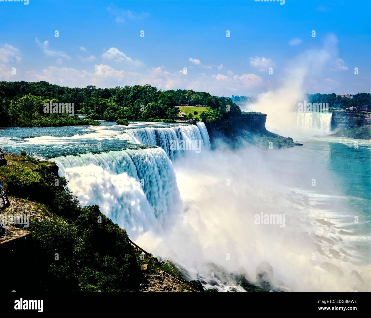 Vista delle American Falls, Niagara Falls, New York state, Stati Uniti Foto Stock