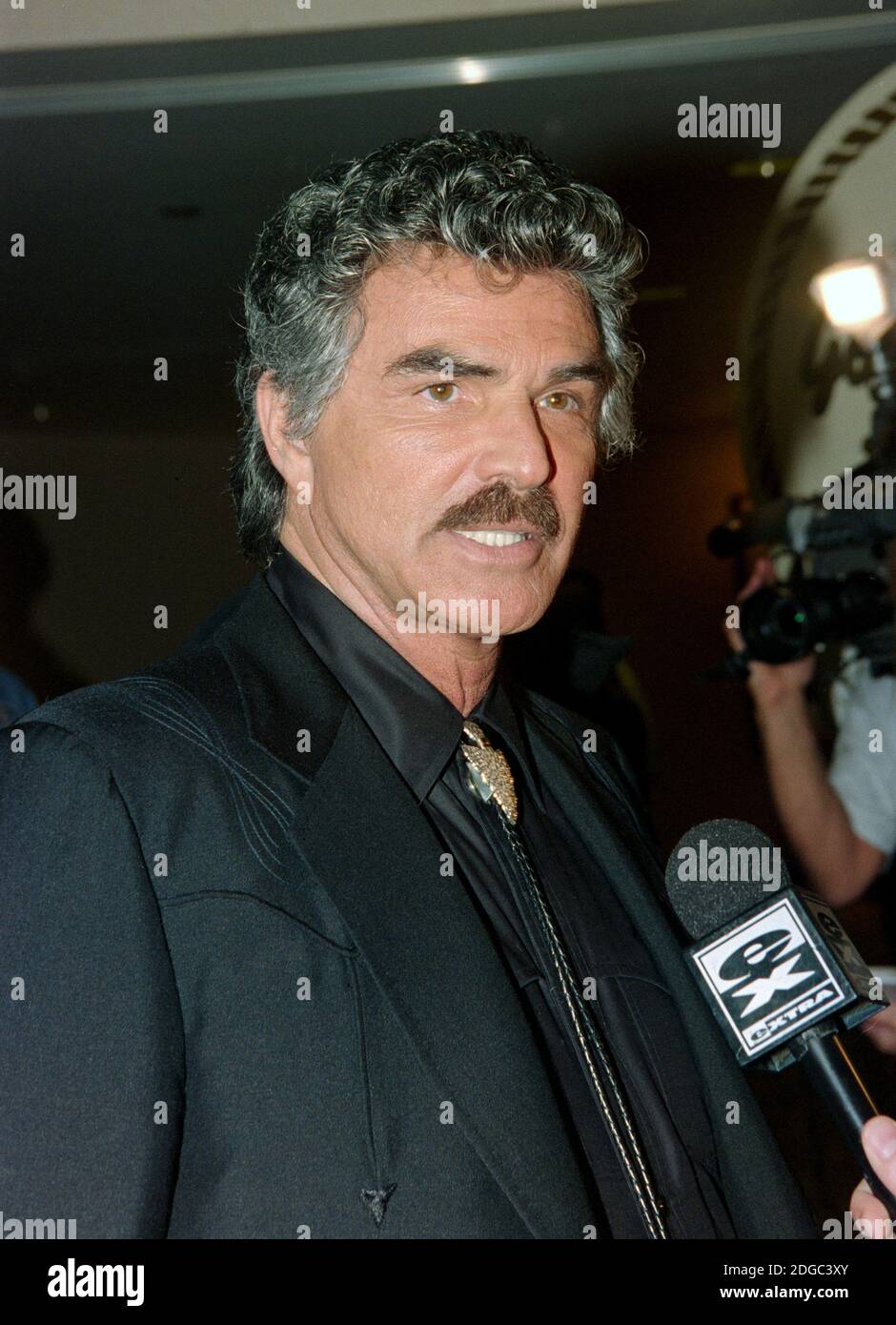 ARCHIVIO: LOS ANGELES, CA. 12 agosto 1995: Attore Burt Reynolds al Golden Boot Awards al Century Plaza Hotel di Los Angeles. Foto del file © Paul Smith/Caratteristiche Foto Stock