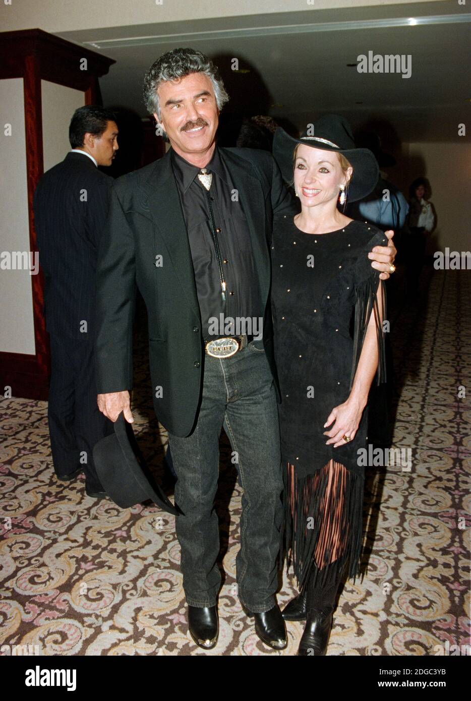 ARCHIVIO: LOS ANGELES, CA. 12 agosto 1995: Attore Burt Reynolds & Pam Seals al Golden Boot Awards al Century Plaza Hotel di Los Angeles. Foto del file © Paul Smith/Caratteristiche Foto Stock