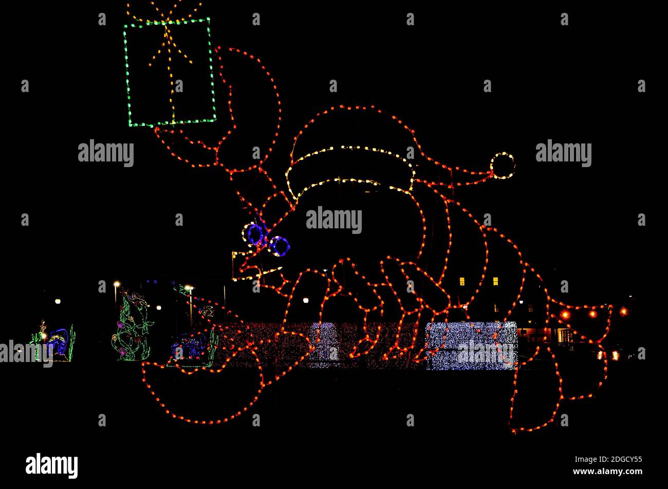 Le luci di Natale raffigurano un aragosta o un aragosta durante una festa a Jones Park, 5 dicembre 2020, a Gulfport, Mississippi. Foto Stock