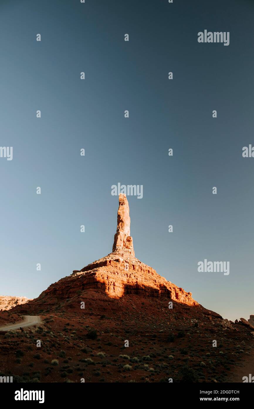 Torre di arenaria nella Valle degli dei, deserto dello Utah meridionale Foto Stock