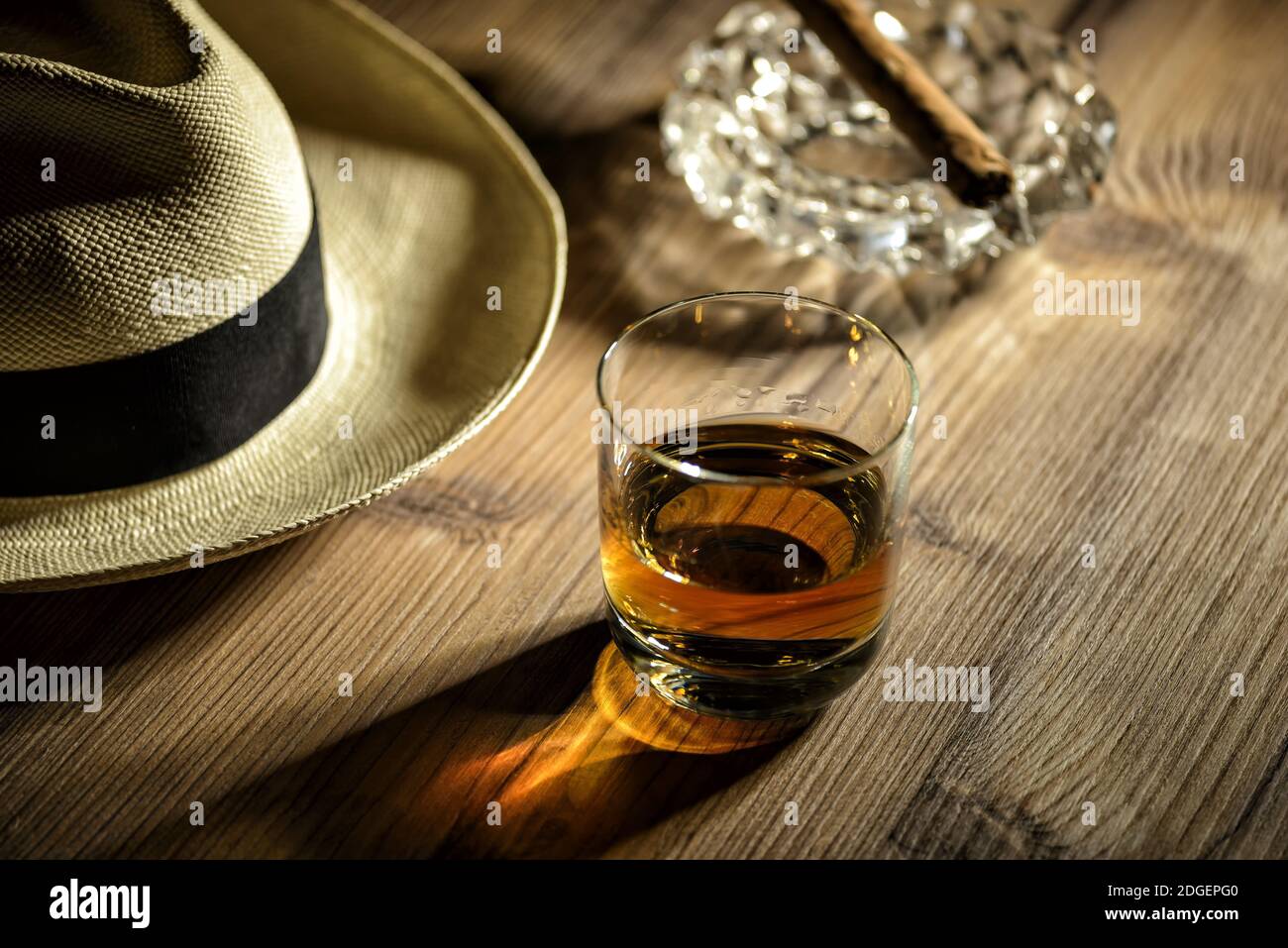 Glas di rum in un bar a Cuba Foto Stock