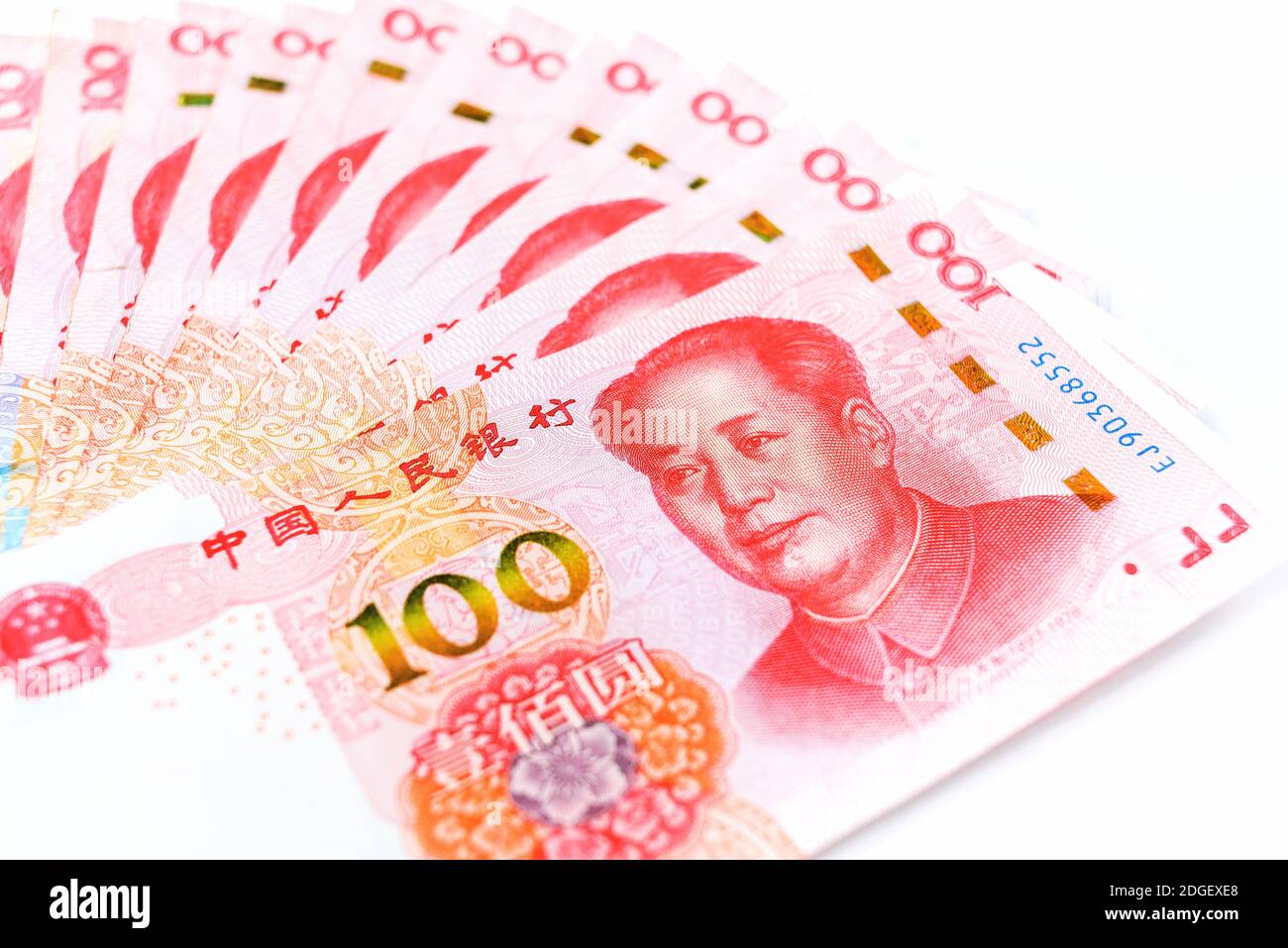 Valuta ufficiale della Cina. Renminbi, abbreviazione RMB. Unità base Yuan del renminbi. Set di un centinaio di yuan primo piano. Denaro cinese. Foto Stock