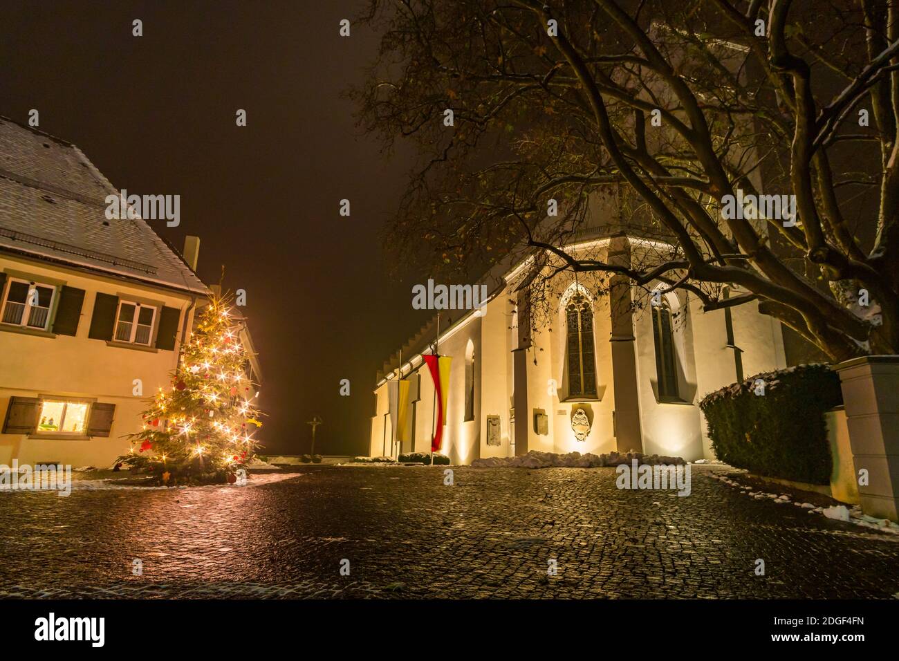 Bella atmosfera natalizia con illuminazione colorata a Königseggwald vicino Ostrach Nella Svevia superiore Foto Stock