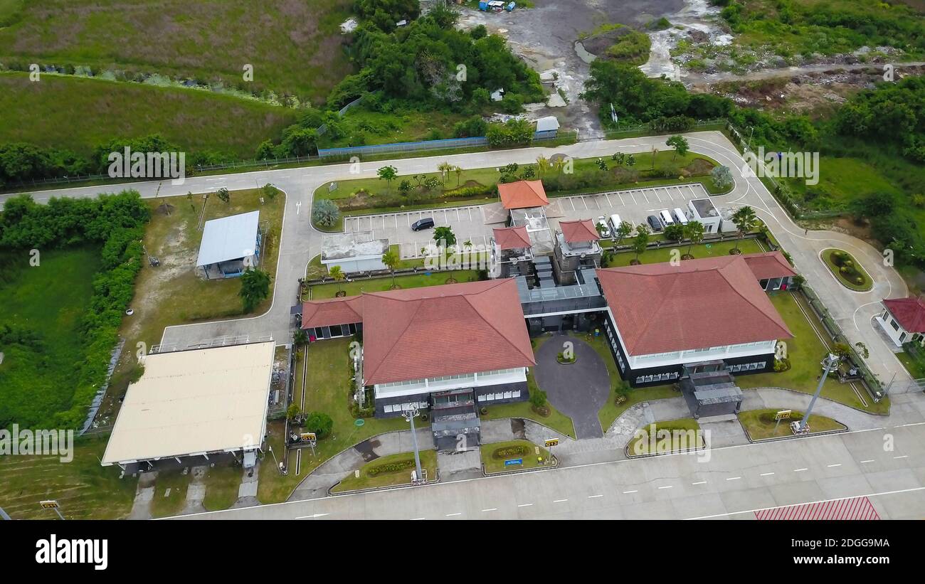 Vista aerea dell'area di Kuta dall'aereo con partenza dall'aeroporto di Denpasar, Bali, Indonesia Foto Stock