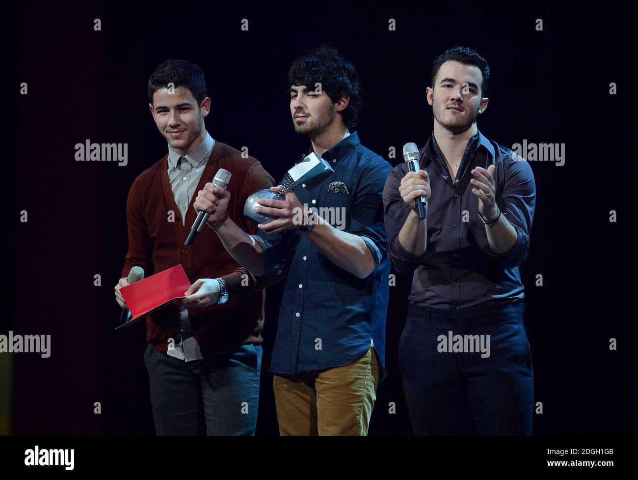 Nick, Joe e Kevin Jonas in scena durante i MTV Europe Music Awards 2012 alla Festhalle Frankfurt, Germania. Foto Stock