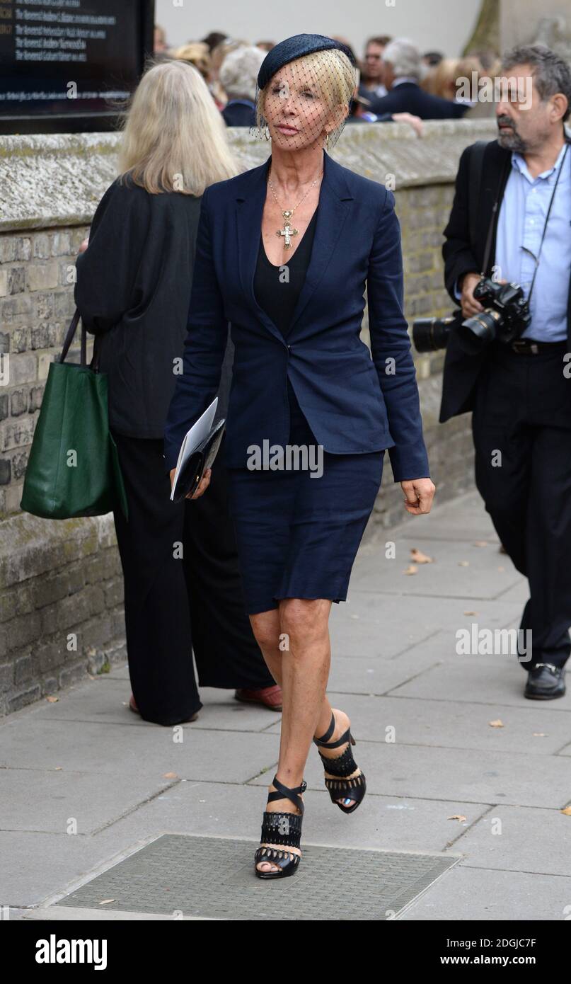 Trudie Styler che arriva al Memorial Service per Mark Roland Shand, St Paul's Church, Knightsbridge, Londra Foto Stock