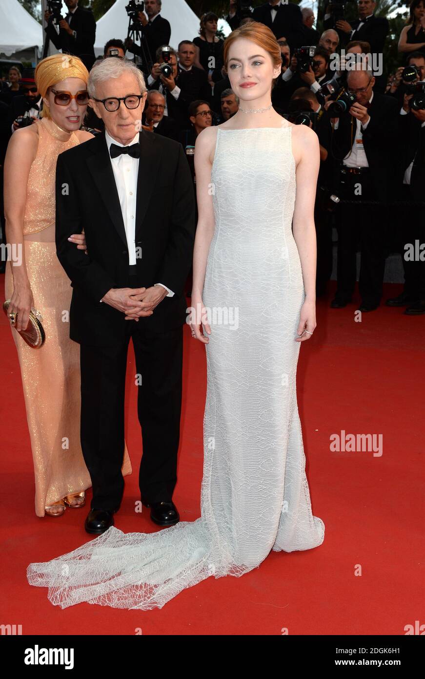 Parker Posey, Emma Stone e Woody Allen partecipano all'irrazionale Gala Premiere dell'uomo che si svolge durante il 68° Festival de Cannes che si tiene al Palais de Festival di Cannes, Francia (credito obbligatorio: Doug Peters/EMPICS Entertainment) Foto Stock
